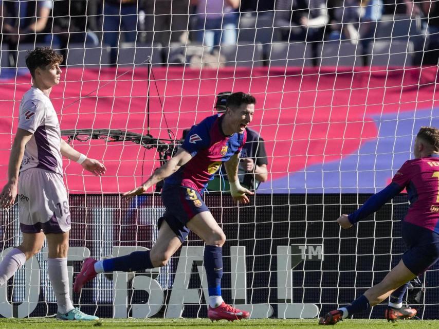 Robert Lewandowski marca el segundo gol del Barça al Girona