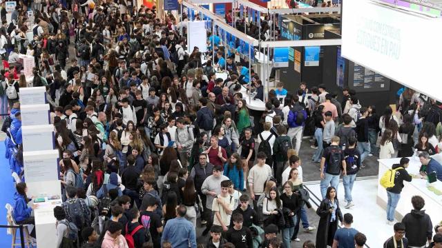 Asistentes en el Saló de l'Ensenyament