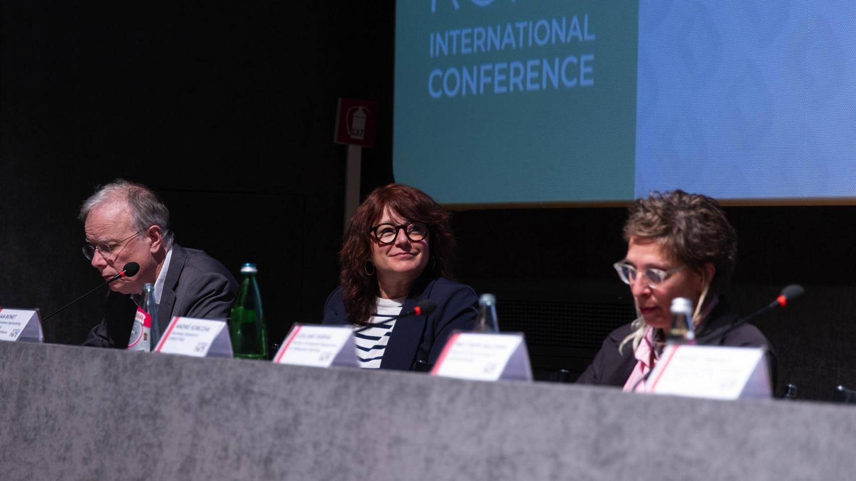 La primera teniente de alcalde de Barcelona, Laia Bonet, en la inauguración de la jornada 'All we need is home' en Roma