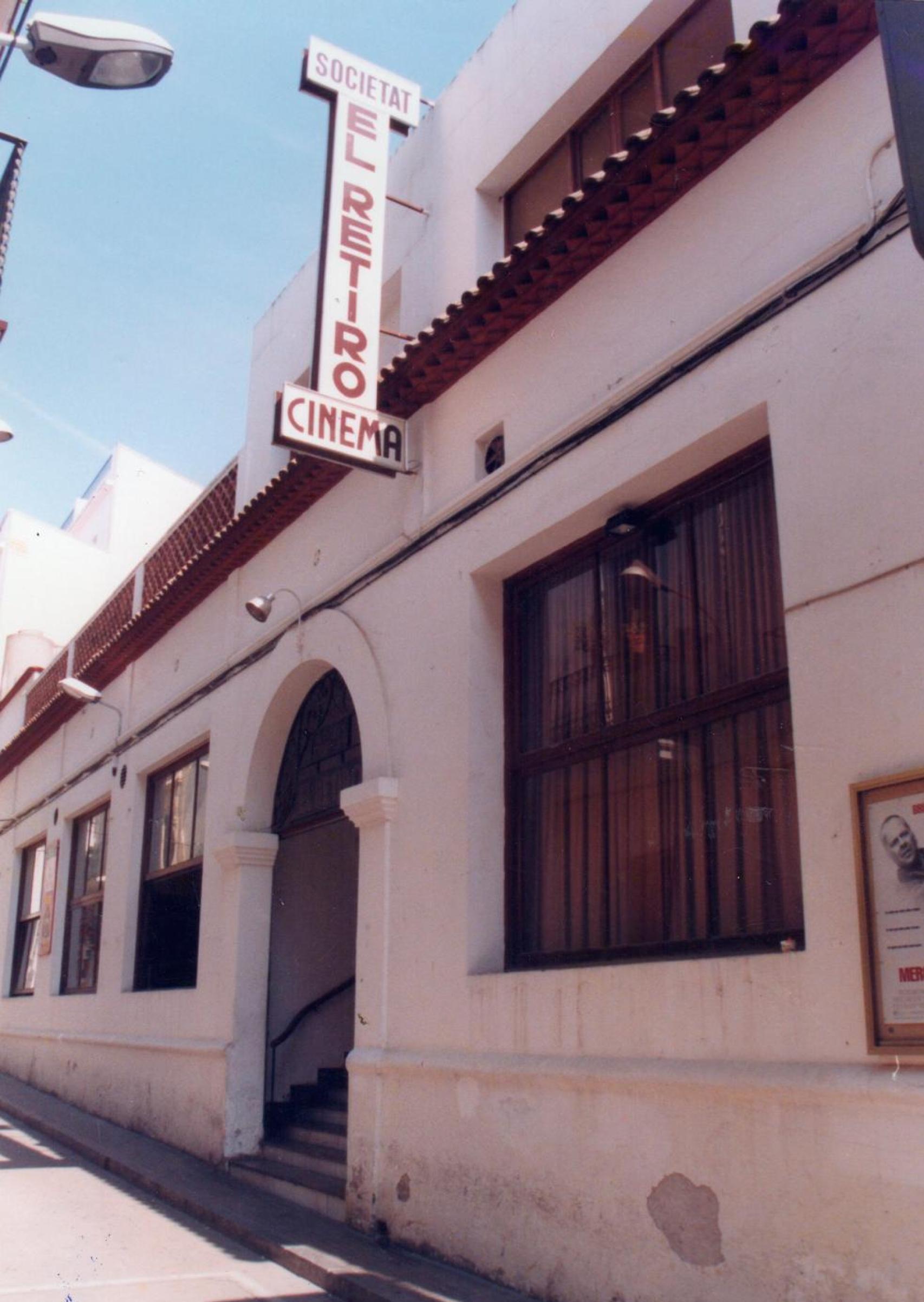 Imagen de archivo de la entrada a los cines de El Retiro de Sitges