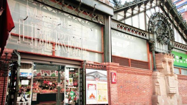 Exterior del mercado de la Llibertat