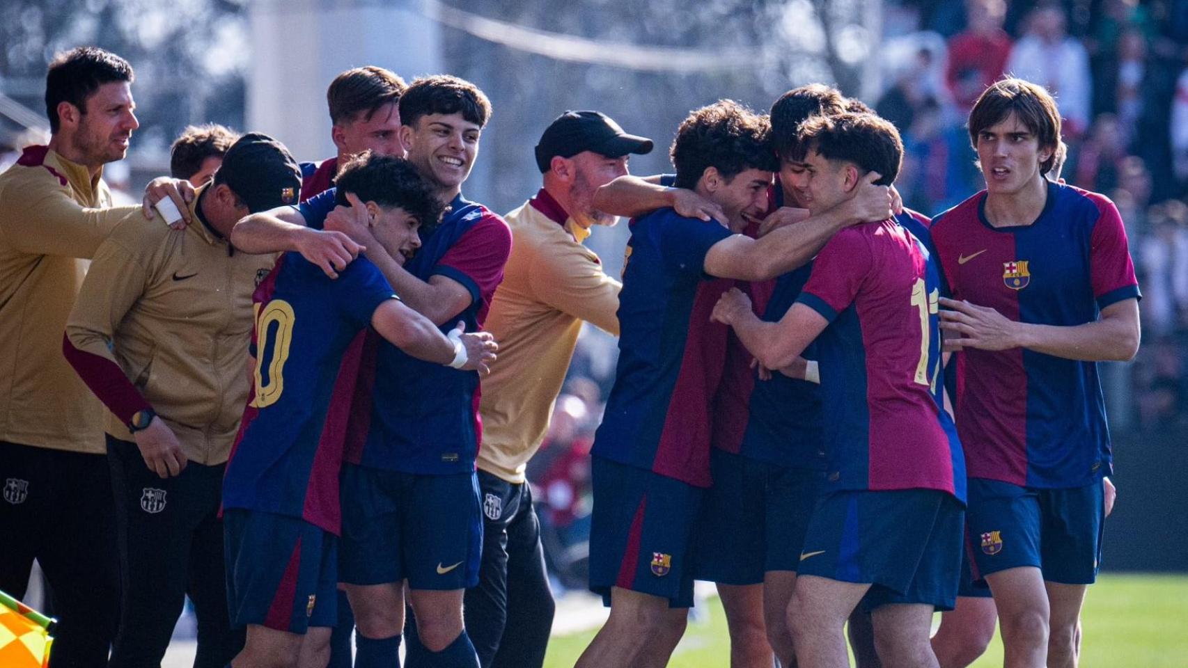 El juvenil A del Barça celebra el pase a las semifinales de la UEFA Youth League