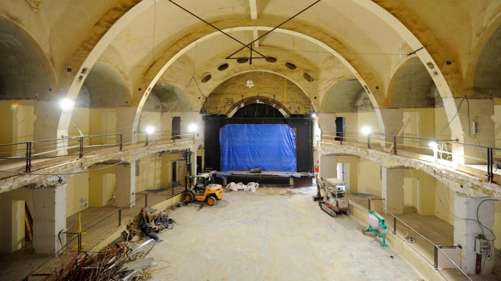 Obras de reforma en el salón-teatro de El Retiro de Sitges