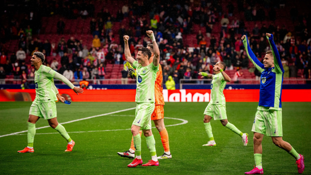 Ronald Araujo, Robert Lewandowski, Wojciech Szczesny, Raphinha y Fermín López celebran el triunfo del Barça contra el Atlético de Madrid