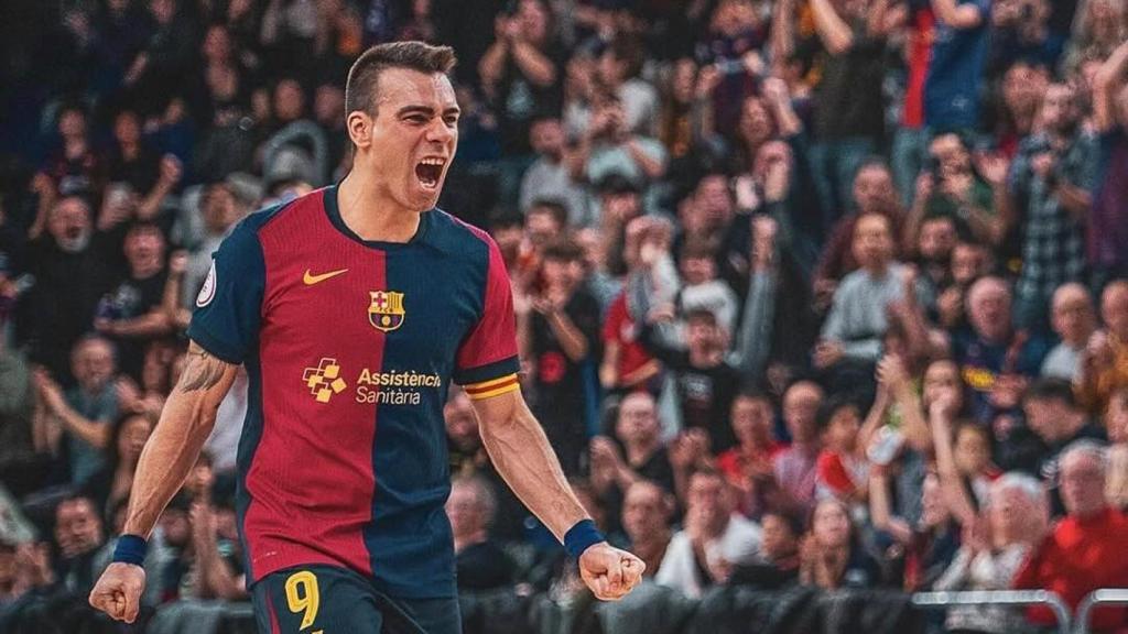 Sergio Lozano celebra un gol en el Palau Blaugrana