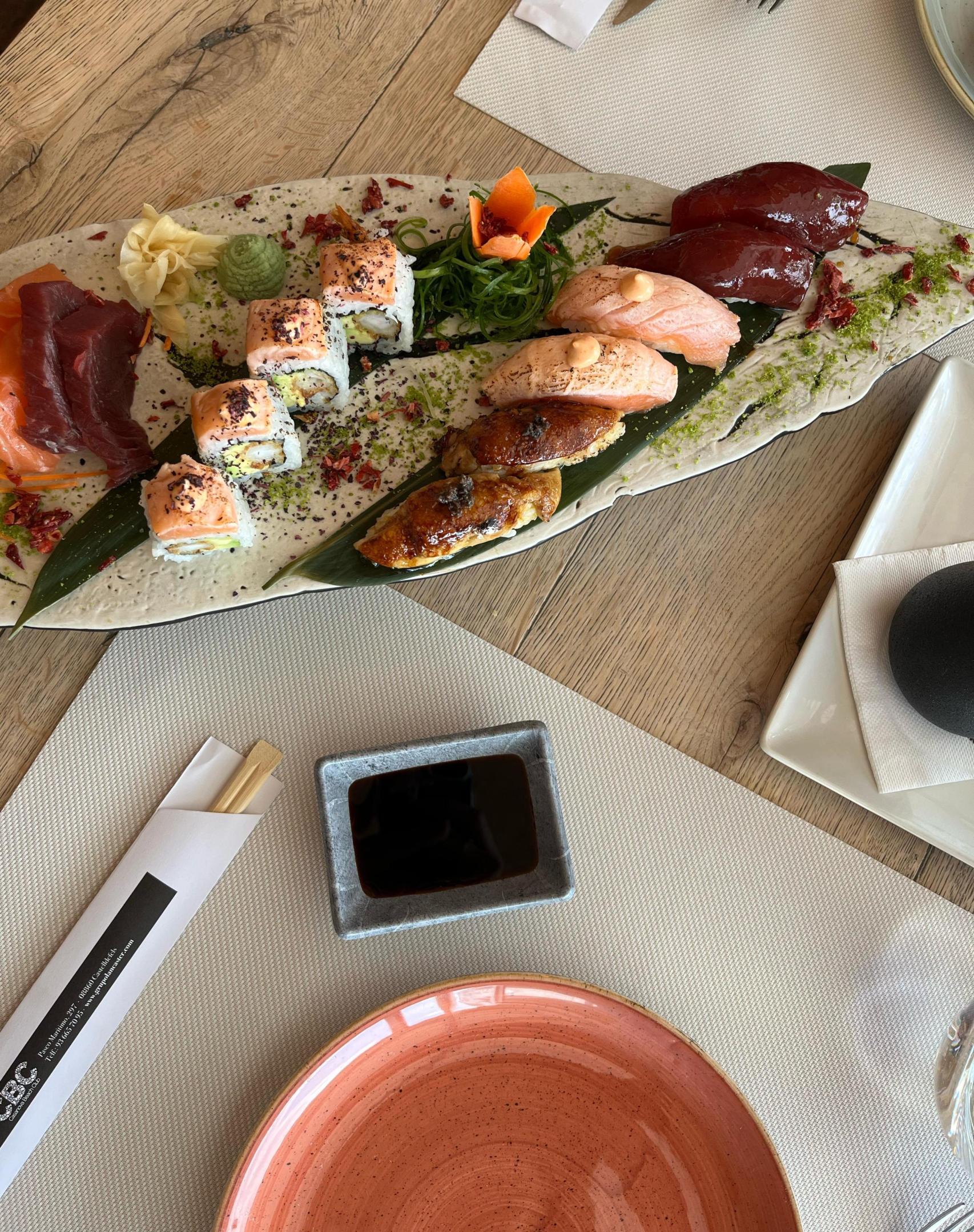 Taula de sushi variada del CBC de Castelldefels