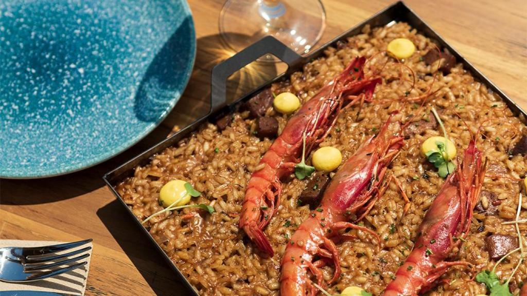 Arroz con gambas del chiringuito Punta Roca de Cala Ginesta