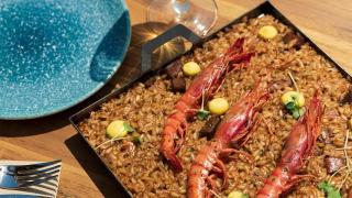 Arroz con gambas del chiringuito Punta Roca de Cala Ginesta