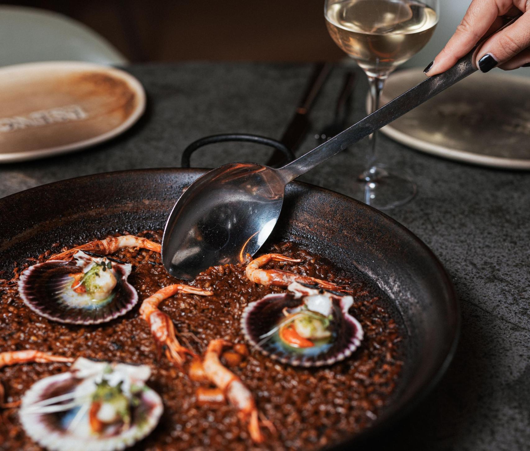 Arroz de vieira y gamba roja del restaurante Tierra Brava