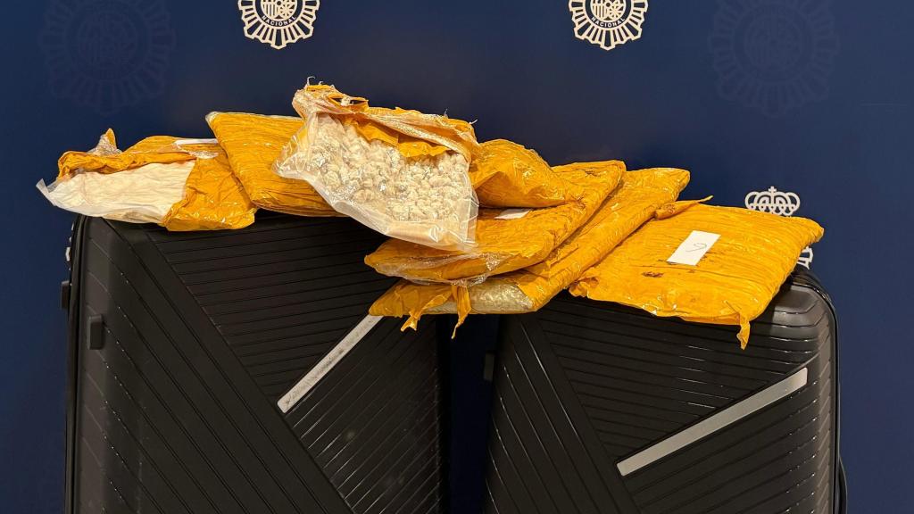Bolsas de heroína encontradas dentro de una maleta en la estación de autobuses Barcelona - Norte