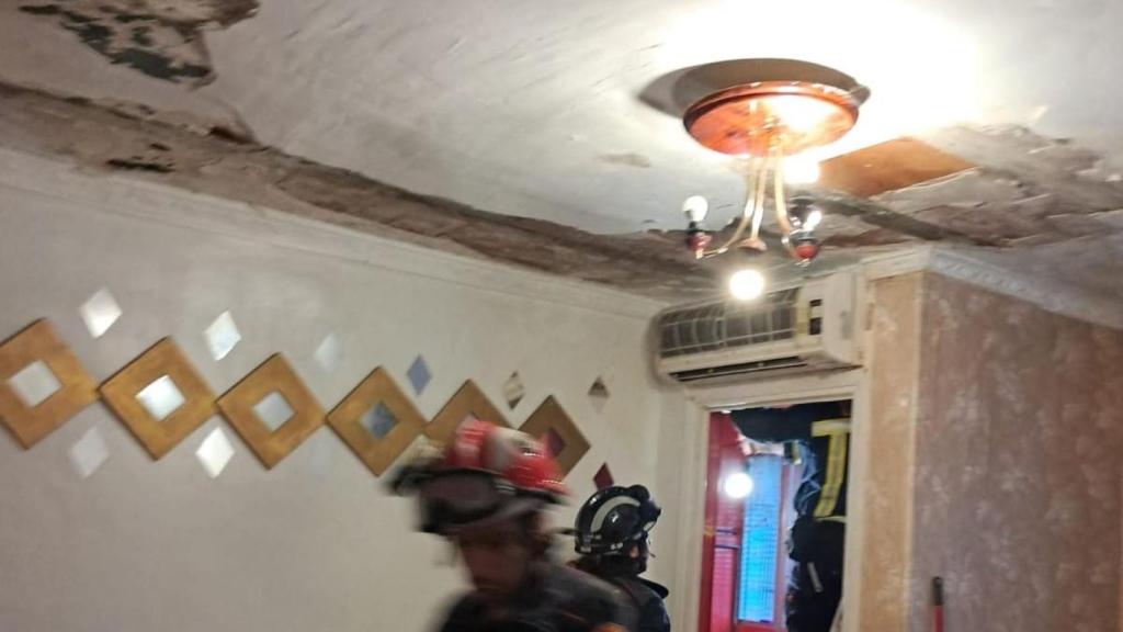 Intervención de los bomberos en una finca afectada