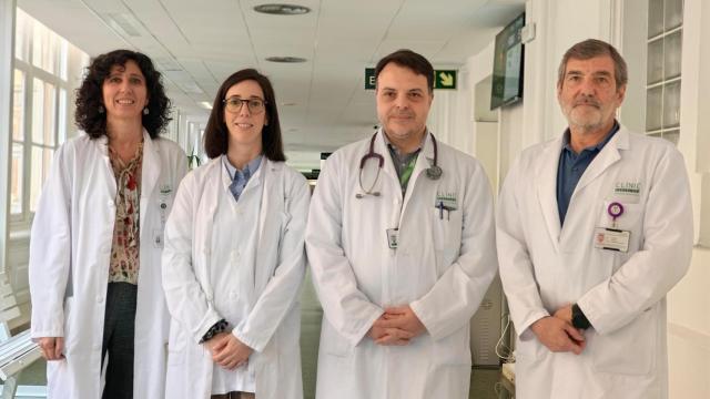 La directora médica del Clínic, Raquel Sánchez Valle; Jefa de Sección de Farmacología y Toxicología, Marina Parra; el Jefe de la Sección de Toxicología clínica, Emilio Salgado, y el director del Área de Urgencias