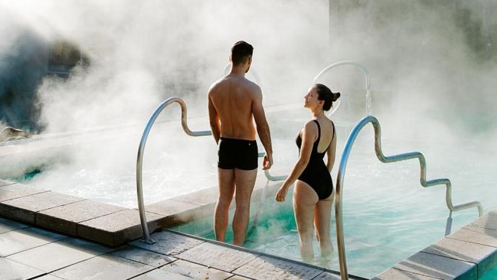 Una piscina termal del poble