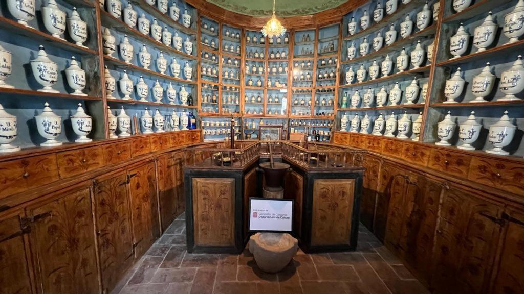 La farmacia más antigua de Cataluña vuelve a abrir tras 37 años cerrada