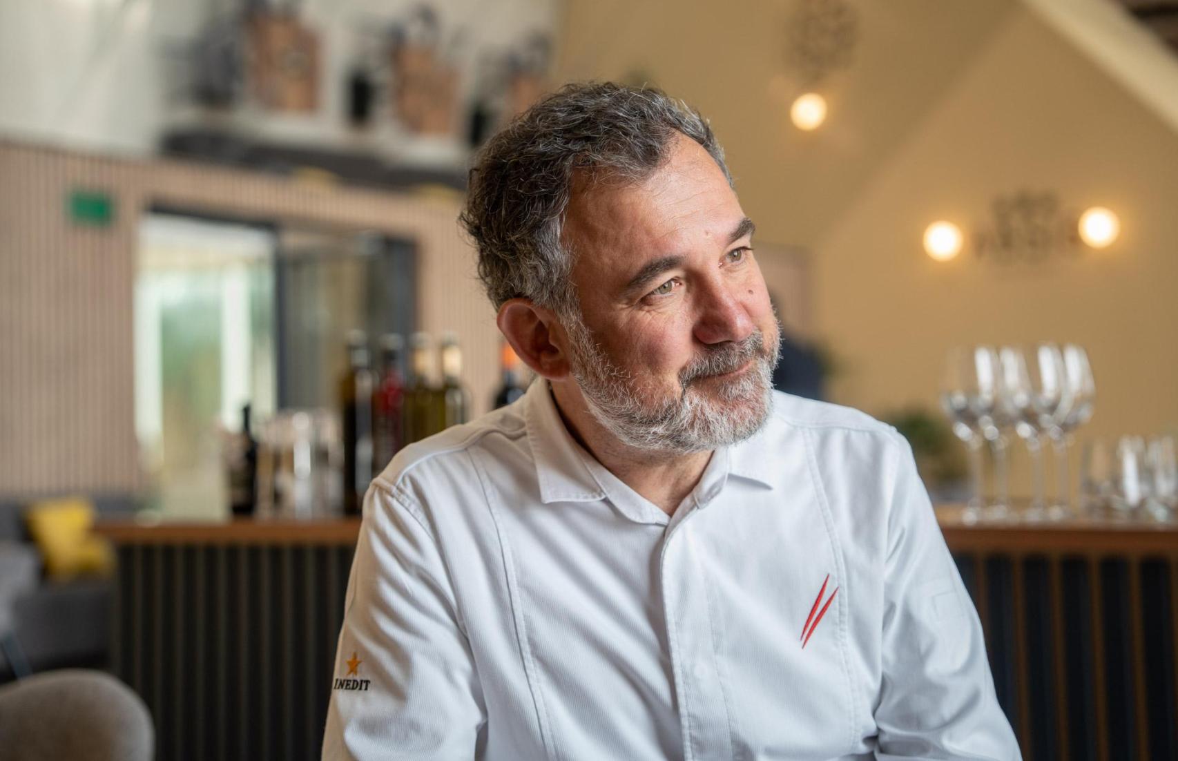 Albert Raurich, cuiner del restaurant Absis, durant una entrevista amb Metròpoli