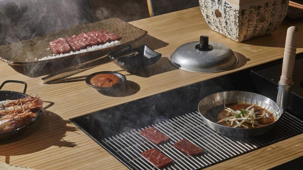 Diversos platos del restaurante Carlota Akaneya