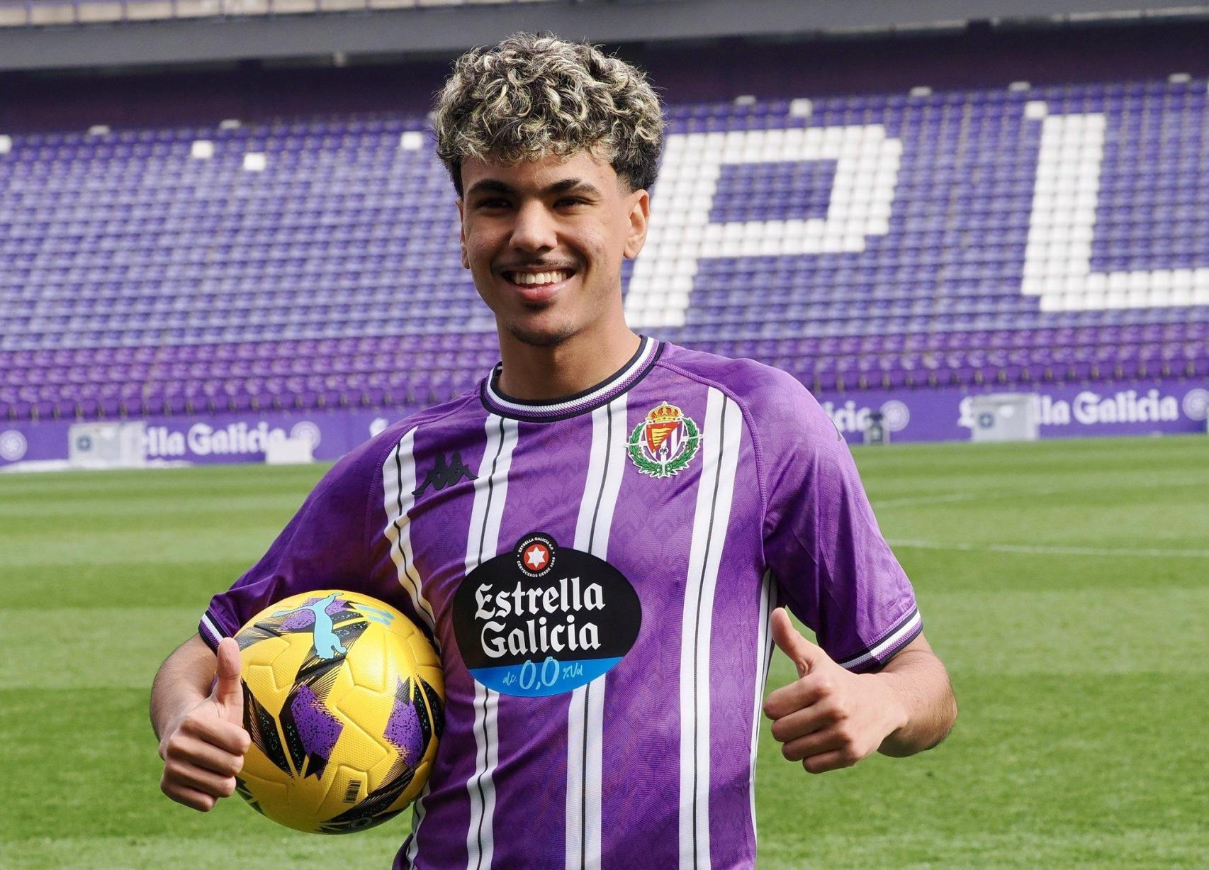 Adam Aznou, presentado como nuevo fichaje del Real Valladolid