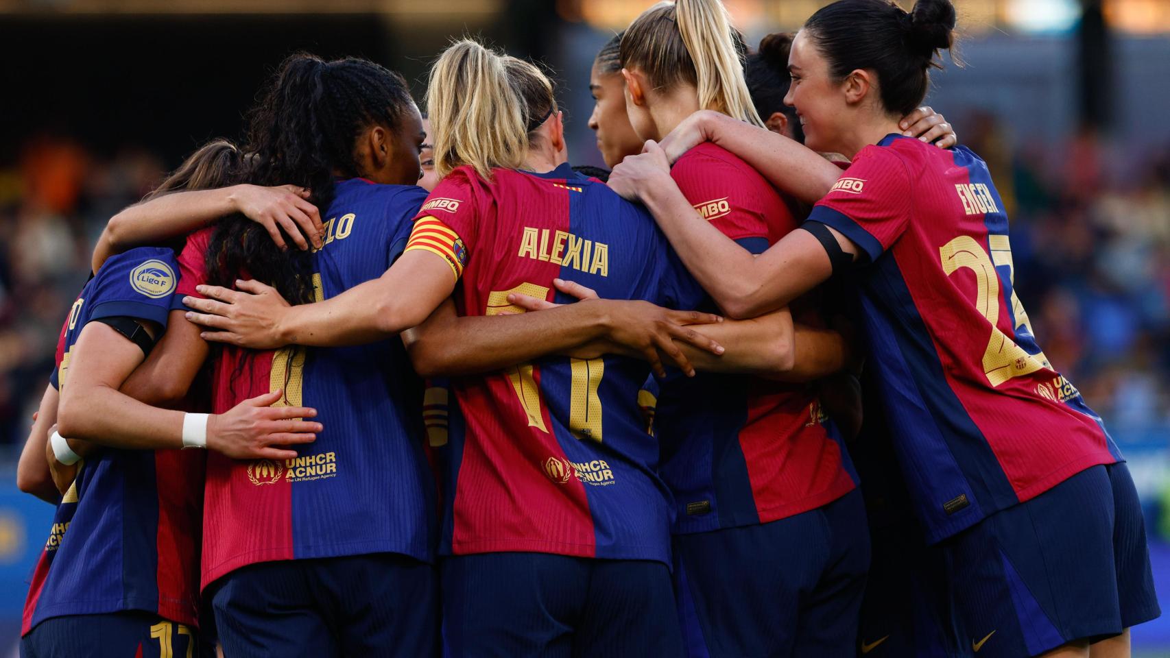 Las jugadoras del Barça Femenino celebran un gol contra el Sevilla en Liga F