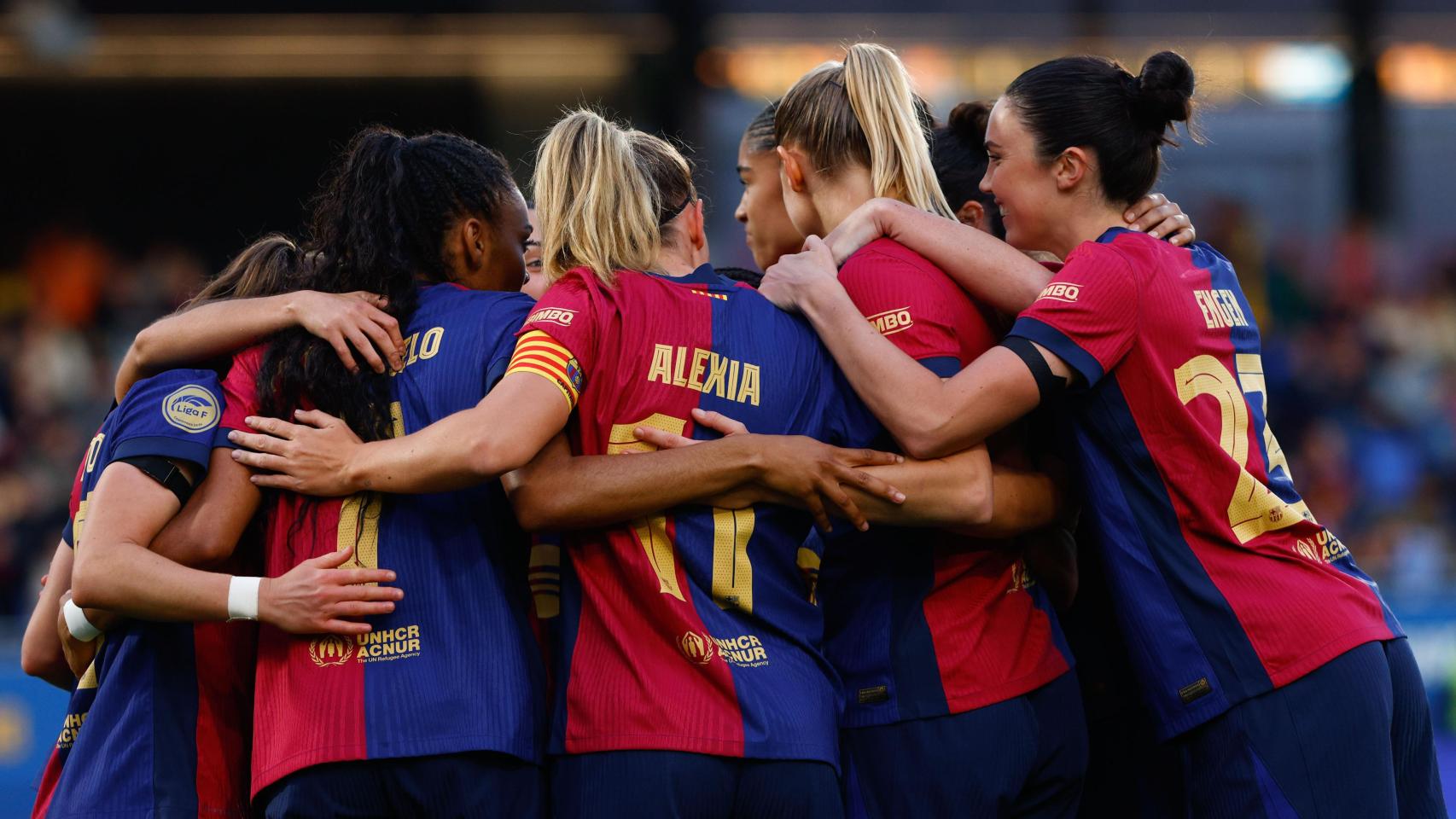 Las jugadoras del Barça Femenino celebran un gol contra el Sevilla en Liga F