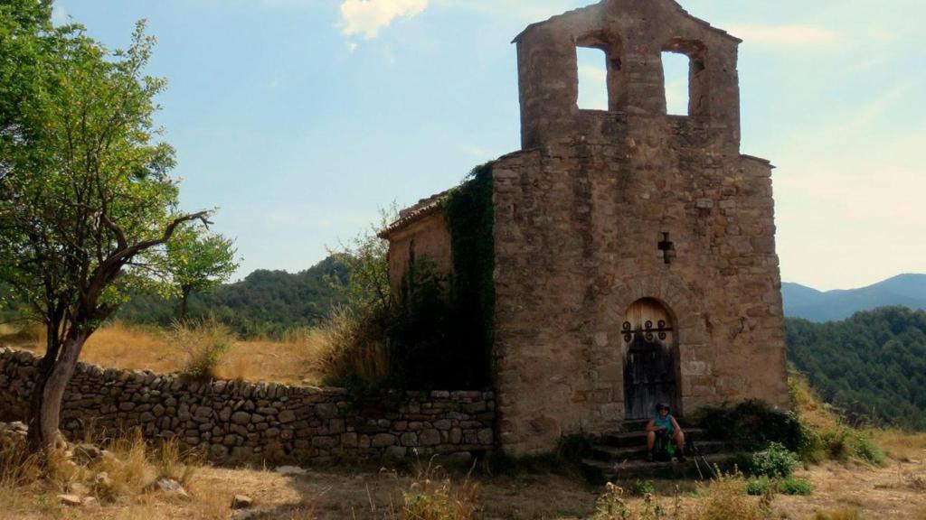 Ermita de Sant Esteve de Tubau, a Sant Jaume de Frontanyà