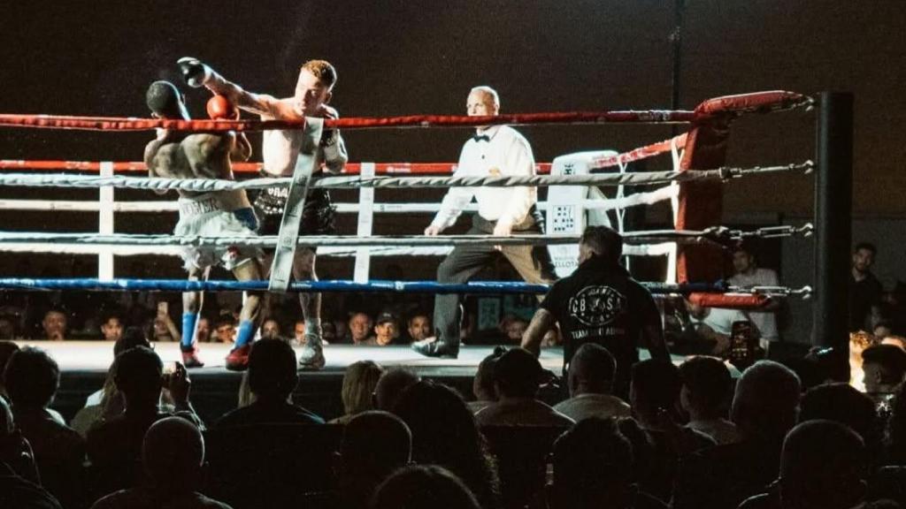 Una de las peleas de la velada de Sant Adrià