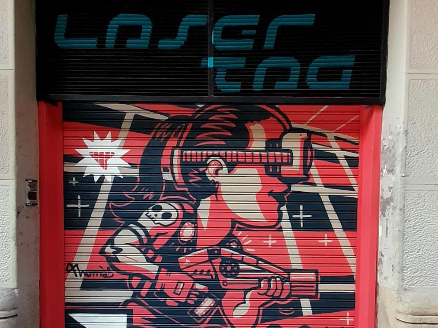 Persiana pintada en Sant Antoni por Daniel Thomàs