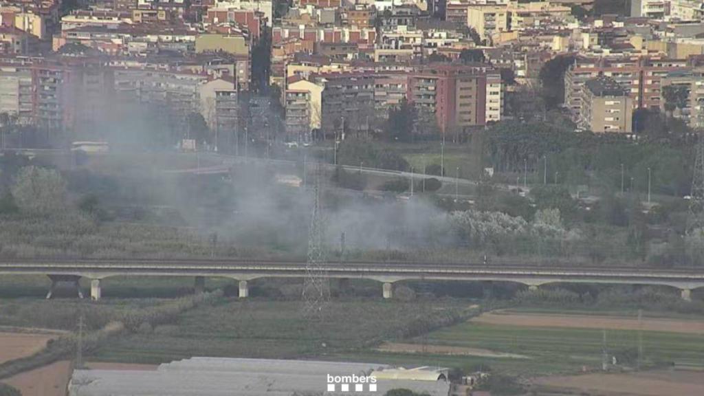 Queman 100 metros de vegetación en el Bosc dels Infants de Sant Joan Despí