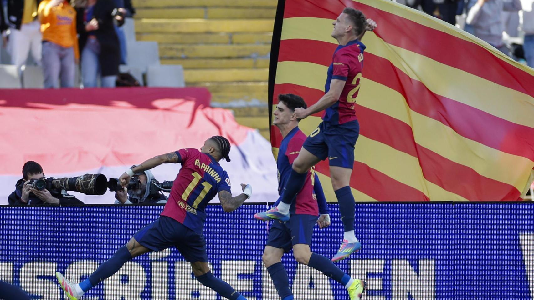 Raphinha, Pau Víctor y Dani Olmo celebran la remontada del Barça al Celta