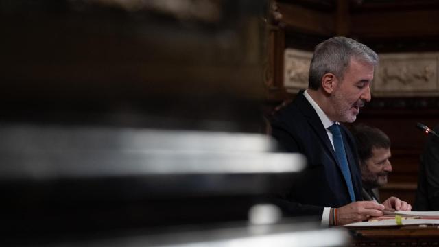 El alcalde de Barcelona, Jaume Collboni, durante un pleno en el Ayuntamiento de Barcelona, a 28 de marzo de 2025