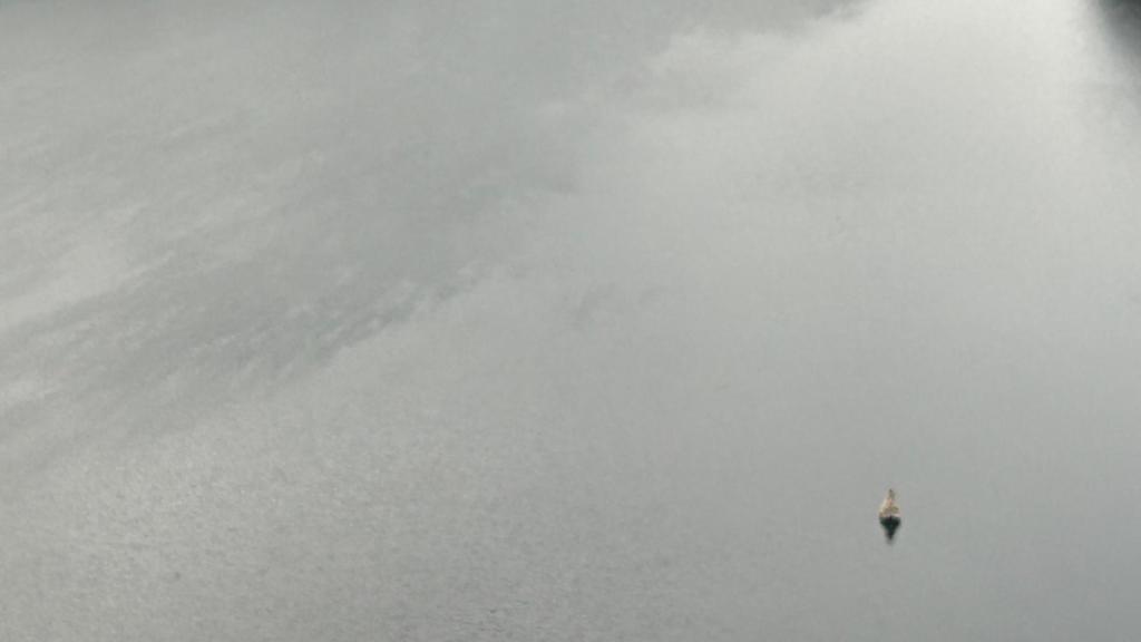 El pantà de Sau aquest passat diumenge, amb el campanar de l'Església gairebé cobert