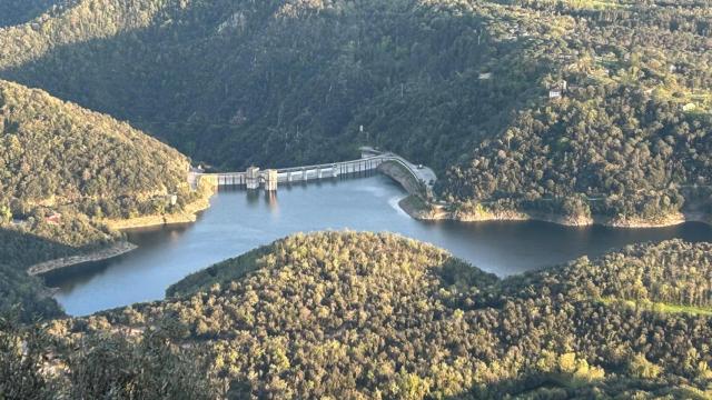 Las compuertas del embalse del pantano de Sau