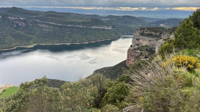El pantano de Sau repleto de agua