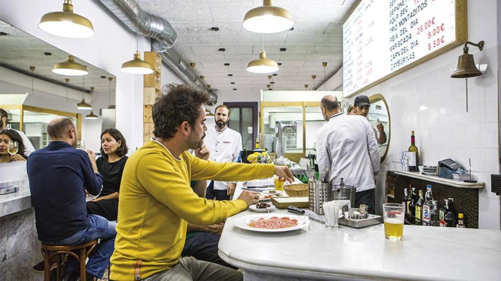 Interior del restaurante Lluritu