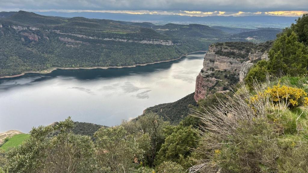 El pantano de Sau repleto de agua