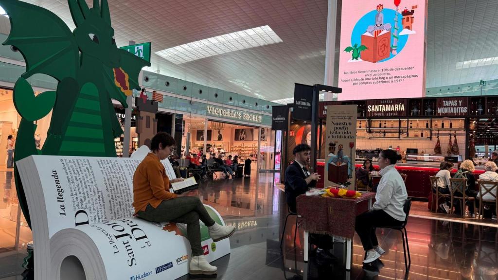 Celebración de Sant Jordi en el Aeropuerto de Barcelona-El Prat