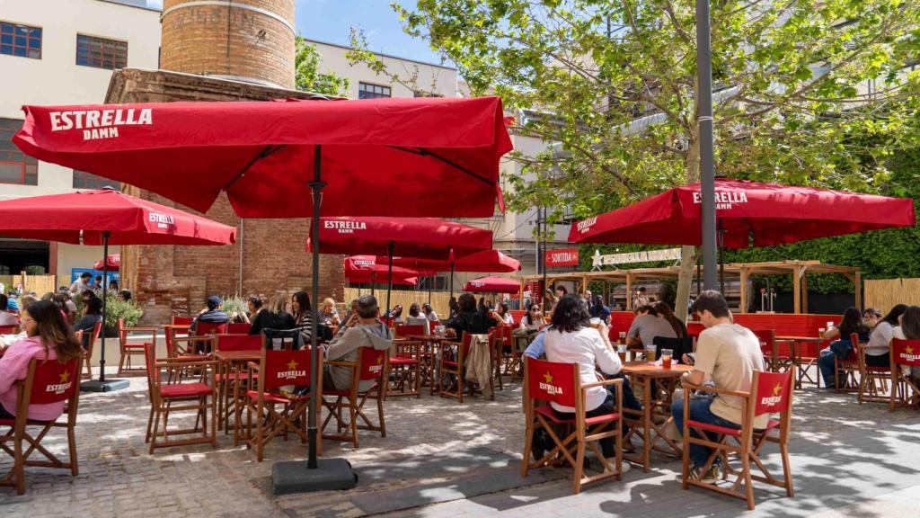 Terraza de la Antiga Fàbrica Estrella Damm
