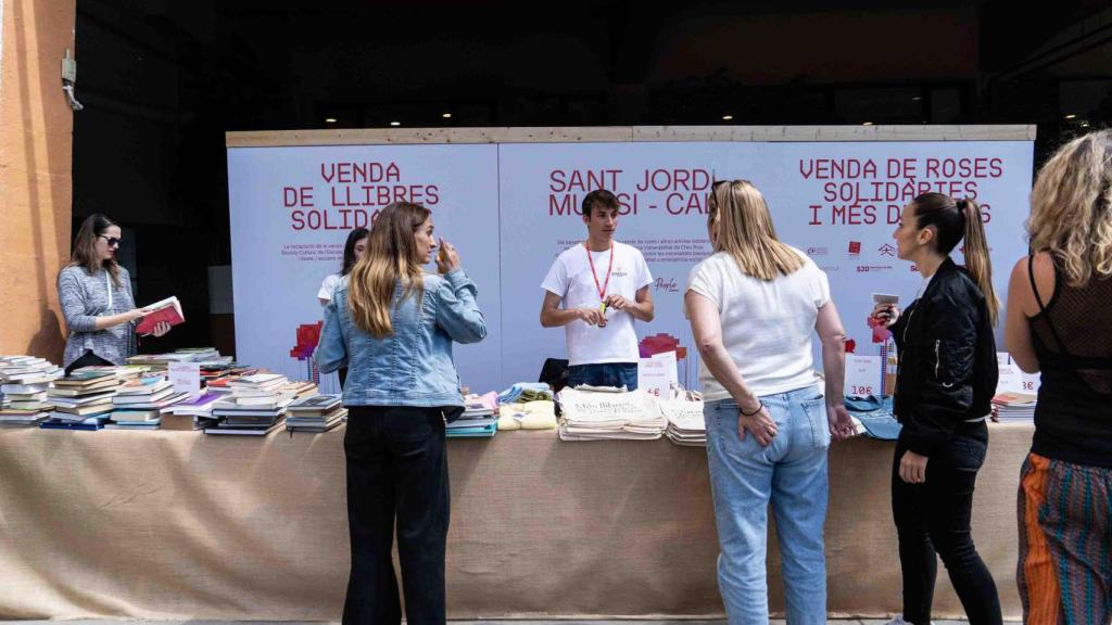 Puntos de venda solidaria en el Sant Jordi Musical