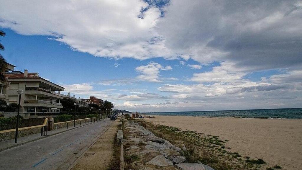 Paseo marítimo de Caldetes