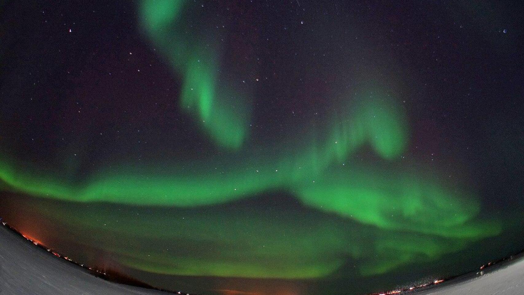 Imagen de archivo de una aurora boreal