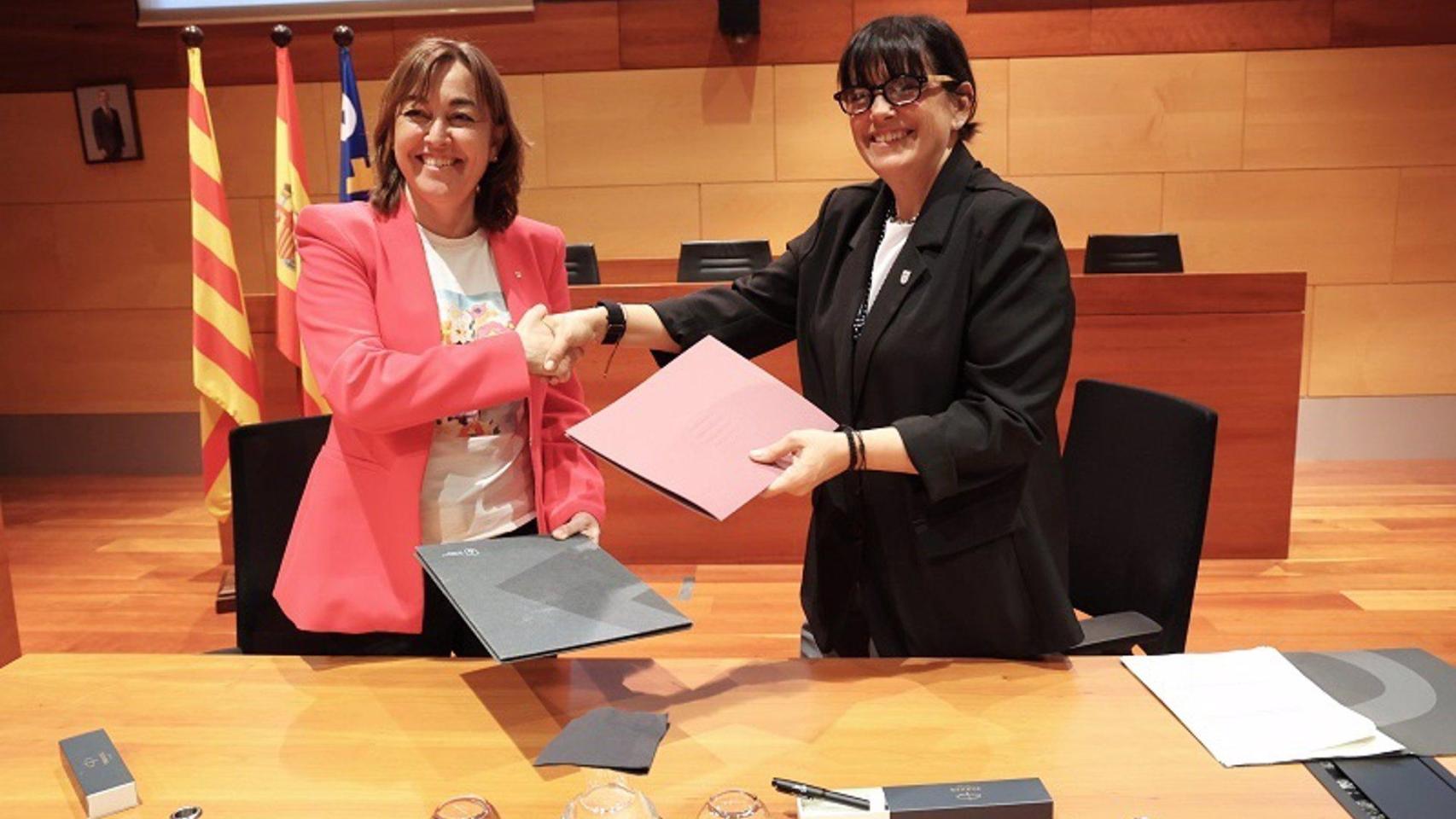 La consellera de Territorio, Vivienda y Transición Ecológica, Sílvia Paneque, y la alcaldesa de Gavà, Gemma Badia