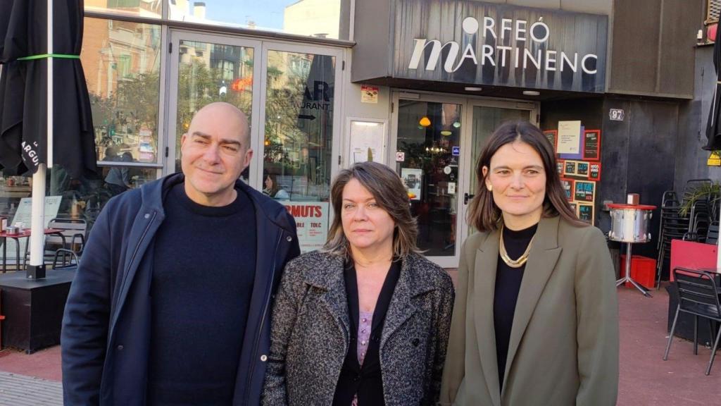 Creu Camacho, líder de 'Dignitat Republicana', al costat de Miquel Colomé i Rosa Suriñach, membres de la candidatura