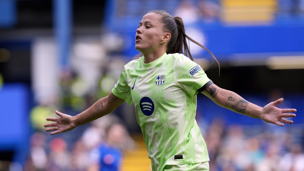 Claudia Pina celebra su gol contra el Chelsea en las semifinales de la Champions League Femenina