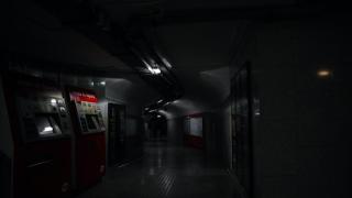 Una estación de metro completamente oscura durante el apagón