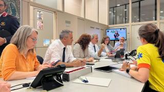 El alcalde de Barcelona, Jaume Collboni durante una reunión en el Centro de Coordinación Operativa de Emergencias en Barcelona