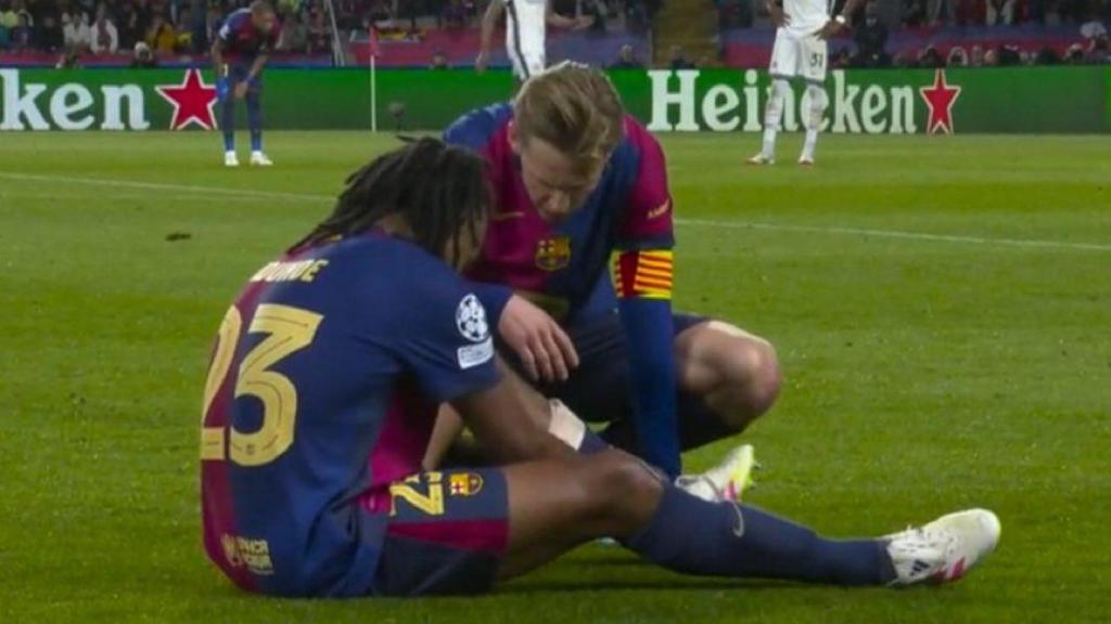 Jules Koundé se lesiona durante el Barça-Inter de Champions