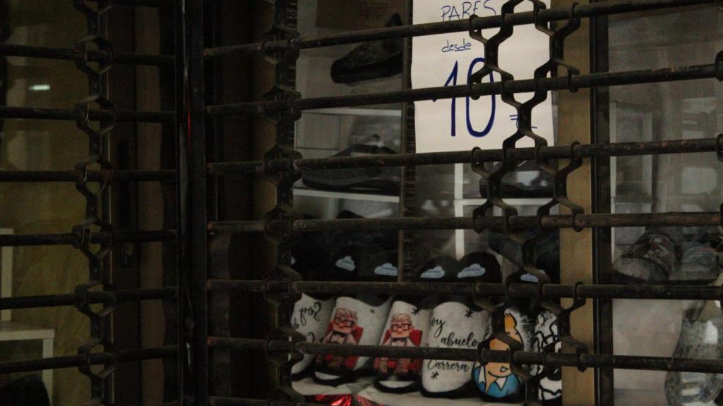 Una de las paradas cerradas del Mercado de Collblanc