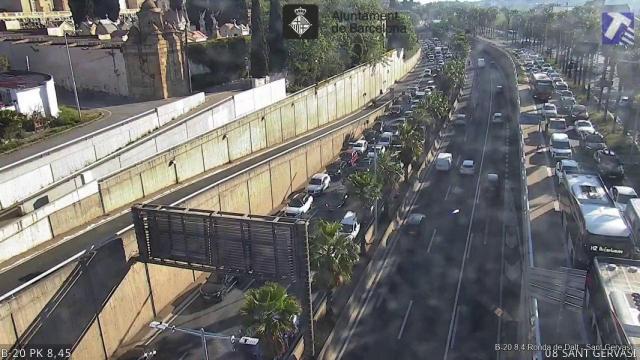 Un accidente en la Ronda de Dalt de Barcelona
