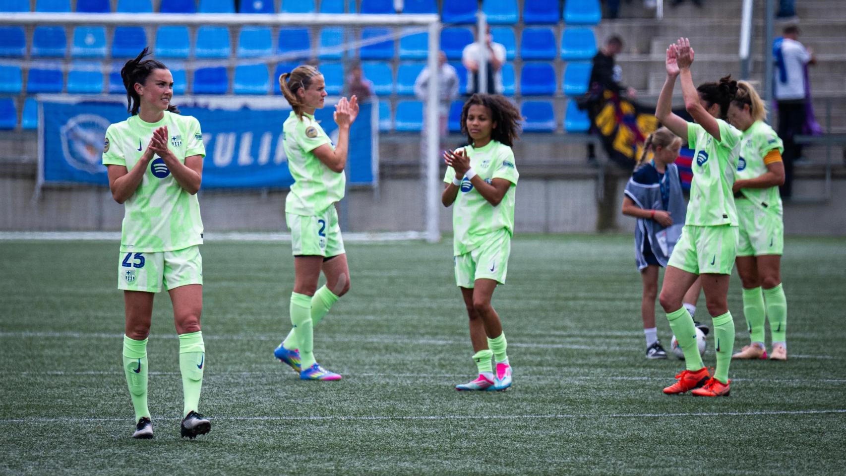 El Barça Femenino celebra la victoria contra el Levante Badalona