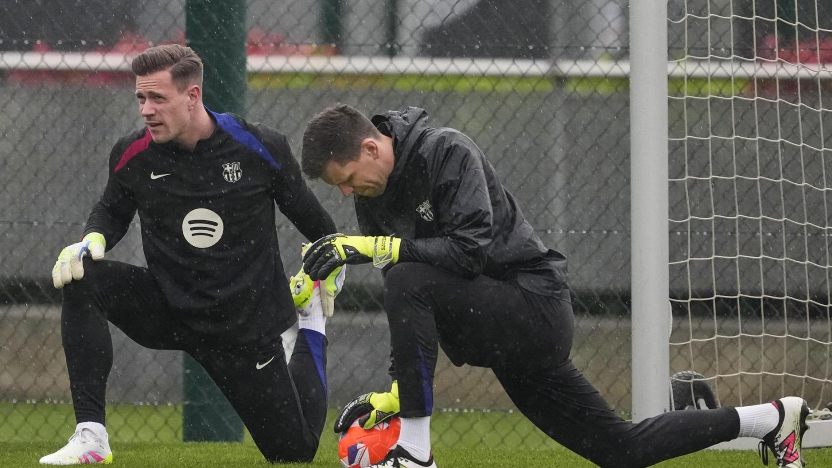 Ter Stegen y Szczesny en el entramiento previo al Real Valladolid-Barça