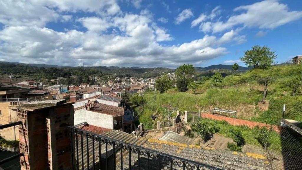 Terraza y vistas de la casa de Arbúcies